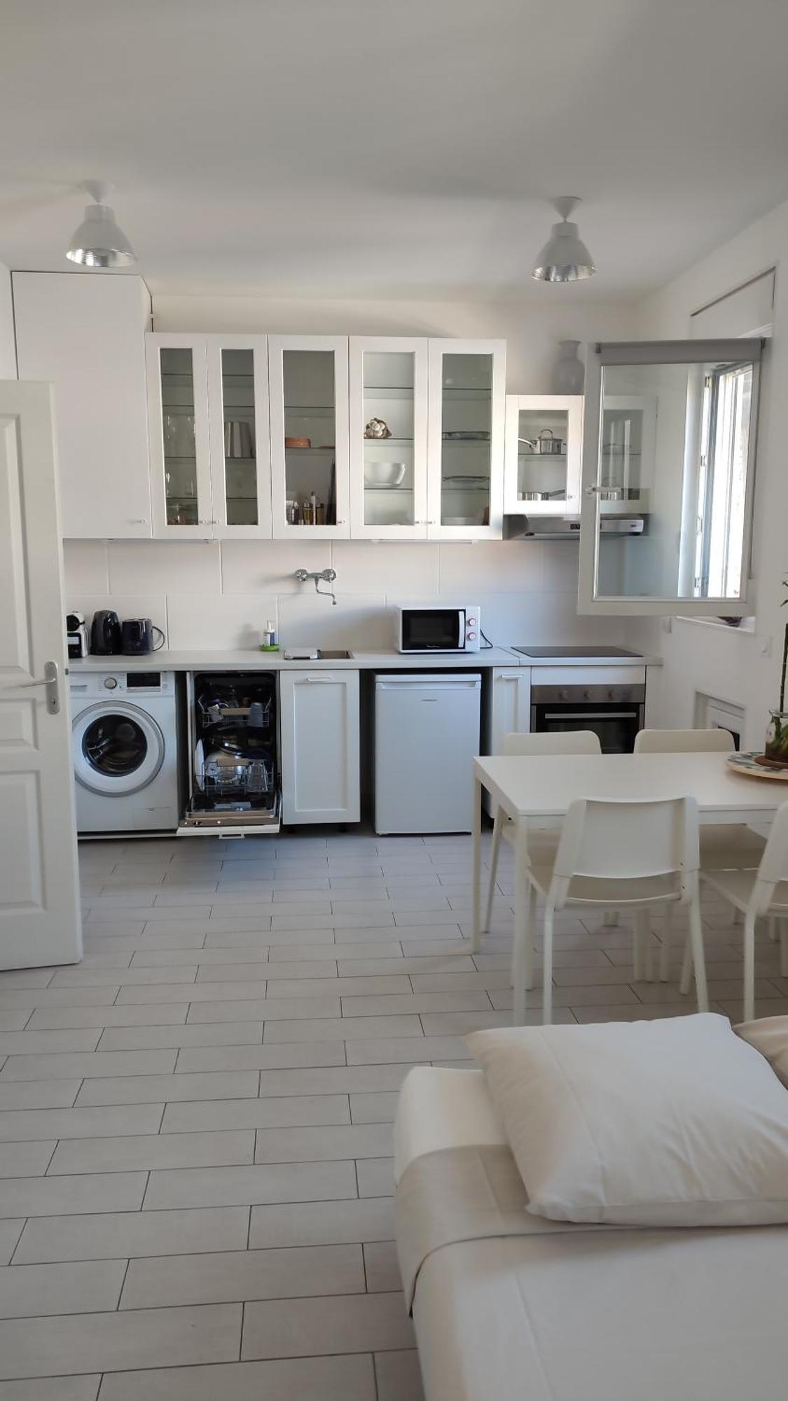 T2 Vue Sur La Basilique De Notre Dame De La Garde Appartement Marseilles