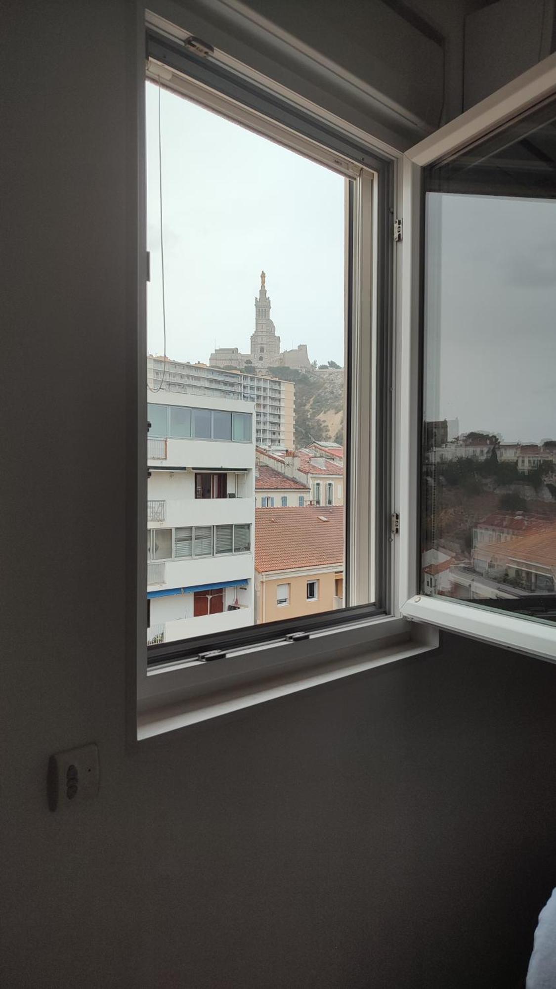 T2 Vue Sur La Basilique De Notre Dame De La Garde Marseille